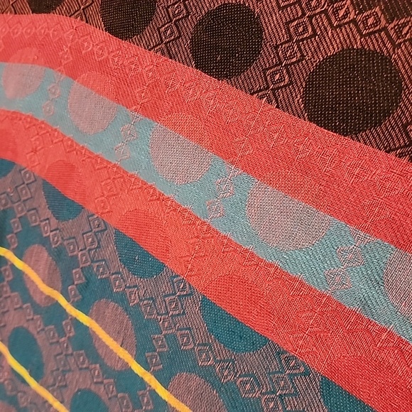 Scarf - Picture 2 of 9